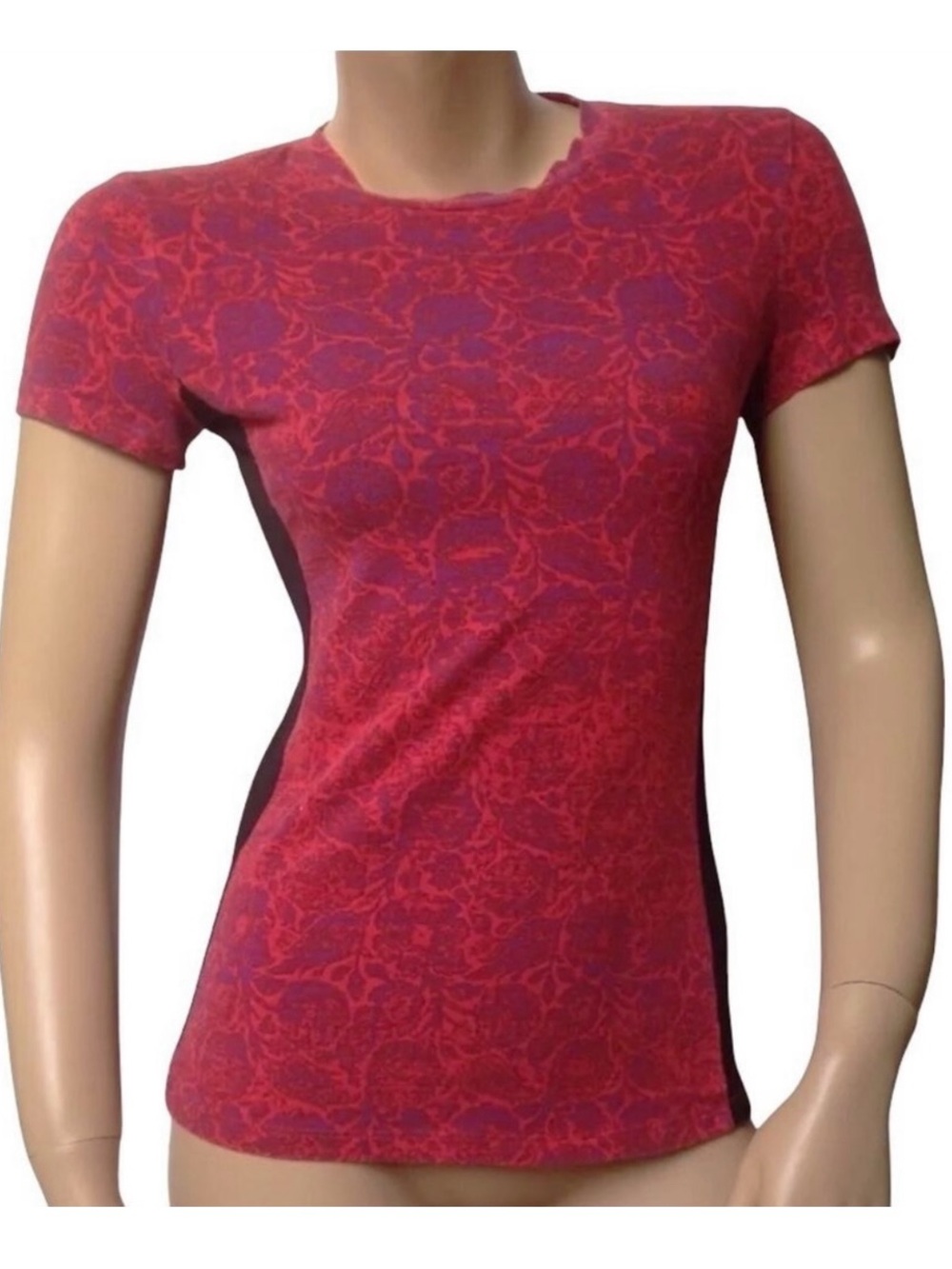 Narciso Rodriguez for Design Nation Graphic Tee Womens SIze XS Fitted Red Purple